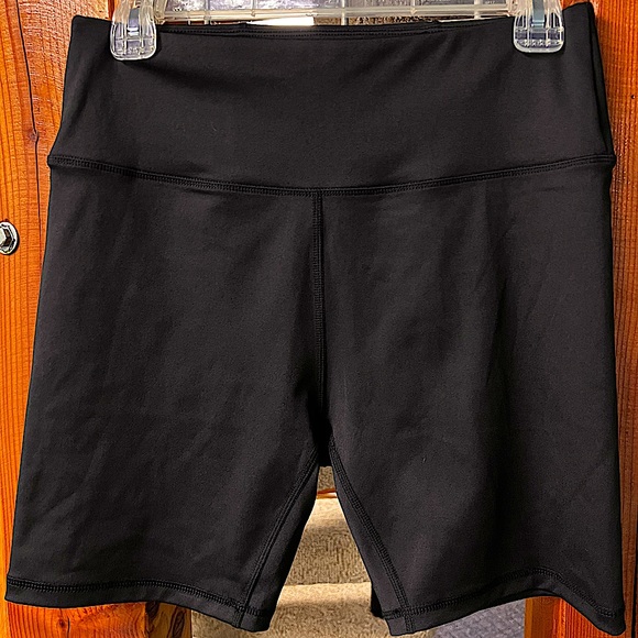 Ebb & Flow Large Biker Shorts - Picture 1 of 3
